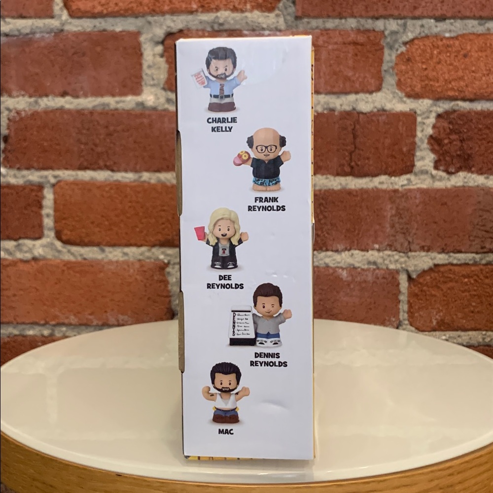 💛🖤 It’s Always Sunny in Philadelphia Little People Collector Set - New 🖤💛 - Picture 3 of 12